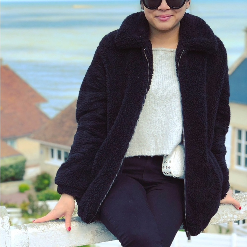 Urban Outfitters Black Teddy Zip Up Jacket - Sz XS